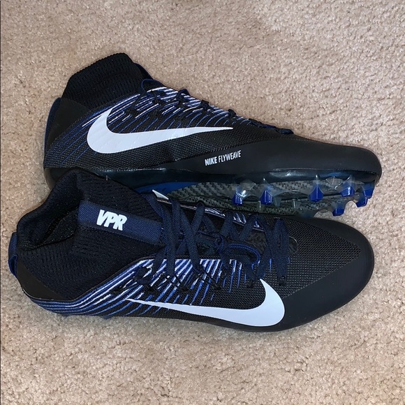 Nike Flyweave Cleats - Picture 2 of 3